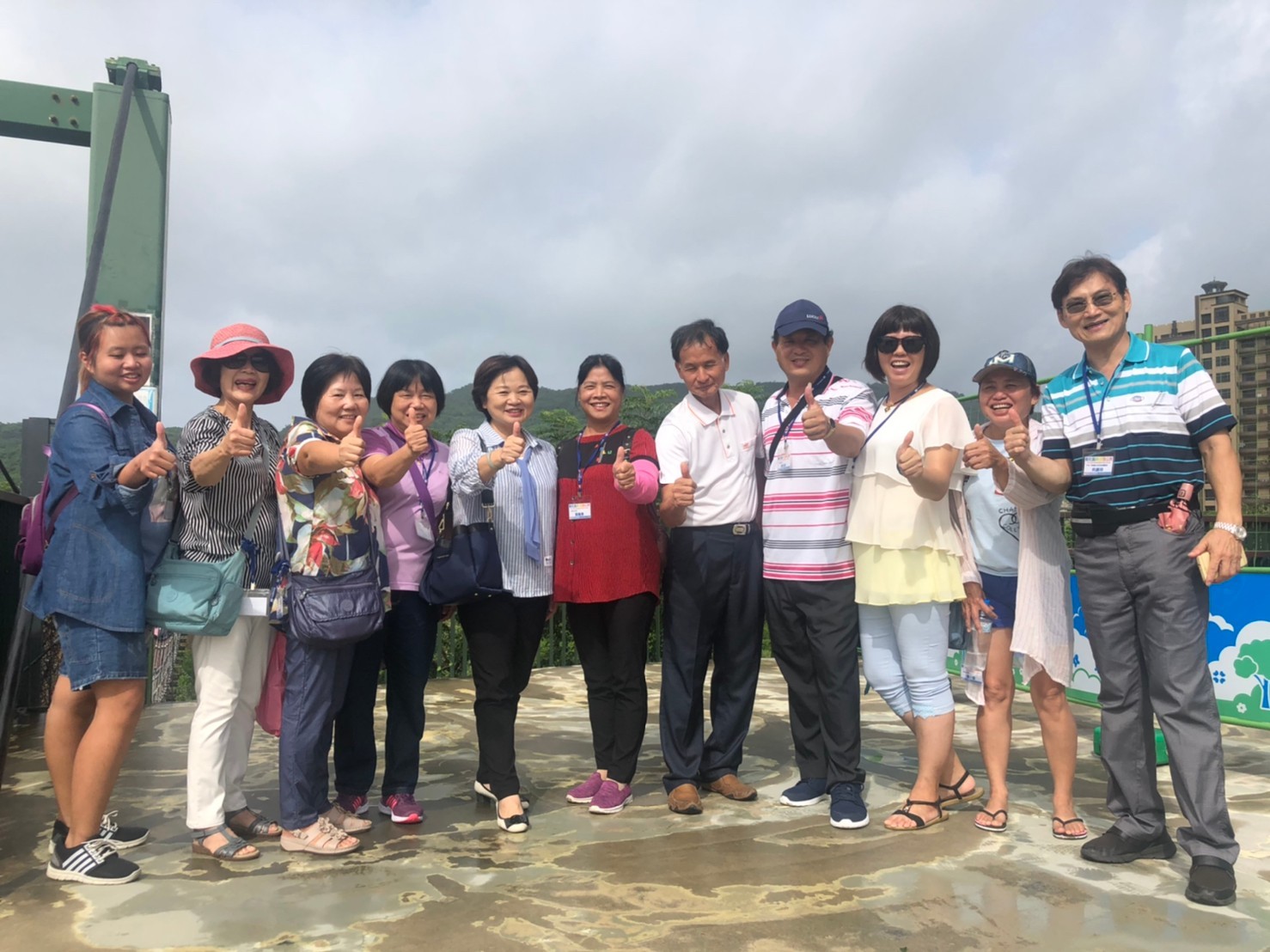 109年度村鄰長業務研習暨文康活動鄉長與村鄰長們旅遊合影